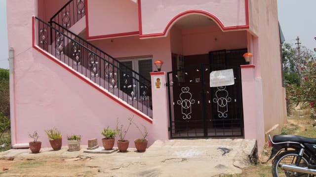 Independent House photo 2