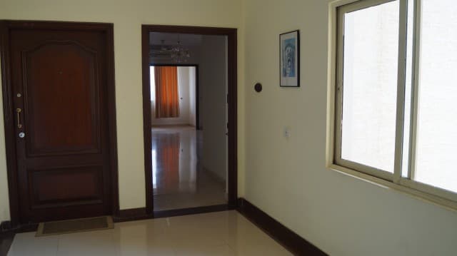Apartment photo 2