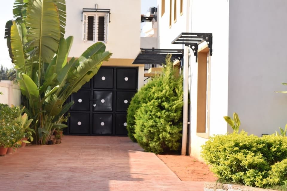 Villa photo 2