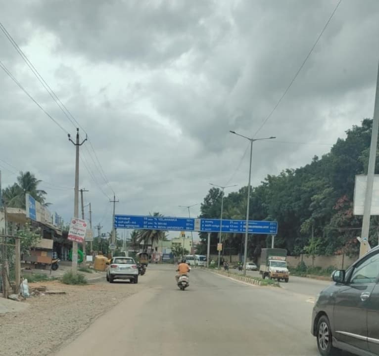 Commercial 40*80 3600sft East Facing Plot for Sale at Kannur Hennur Main Road (vip Coridor) New International Airport Road.