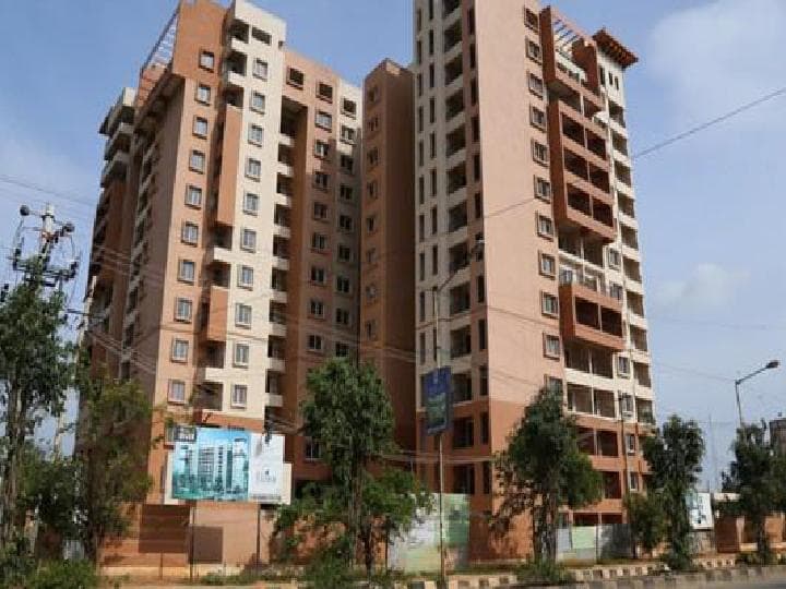2 BHK Semi Furnished Flat for Rent in Vajram Essenza , Measuring 1271 Sqft , Hegde Nagar , Thanisandra Main Road