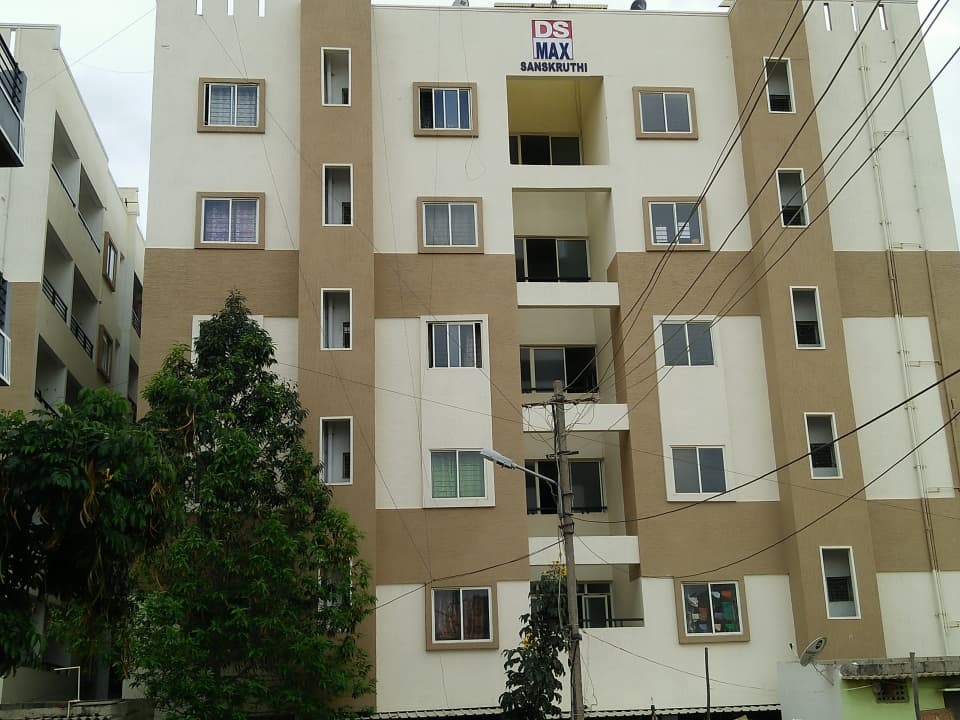 Apartment photo 2